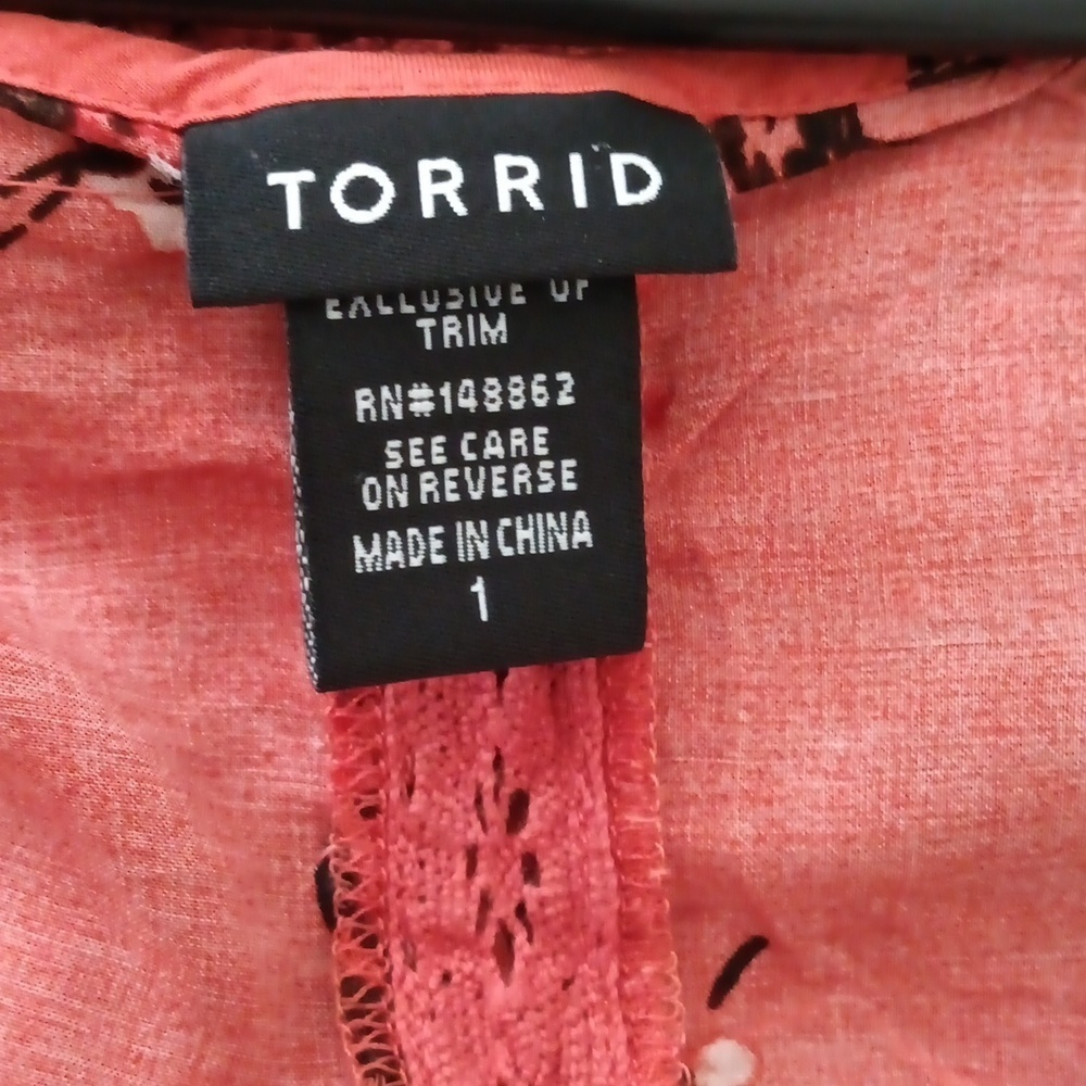Torrid Floral Print Challis Lace Inset Tank Top. Size 1 - Picture 11 of 12